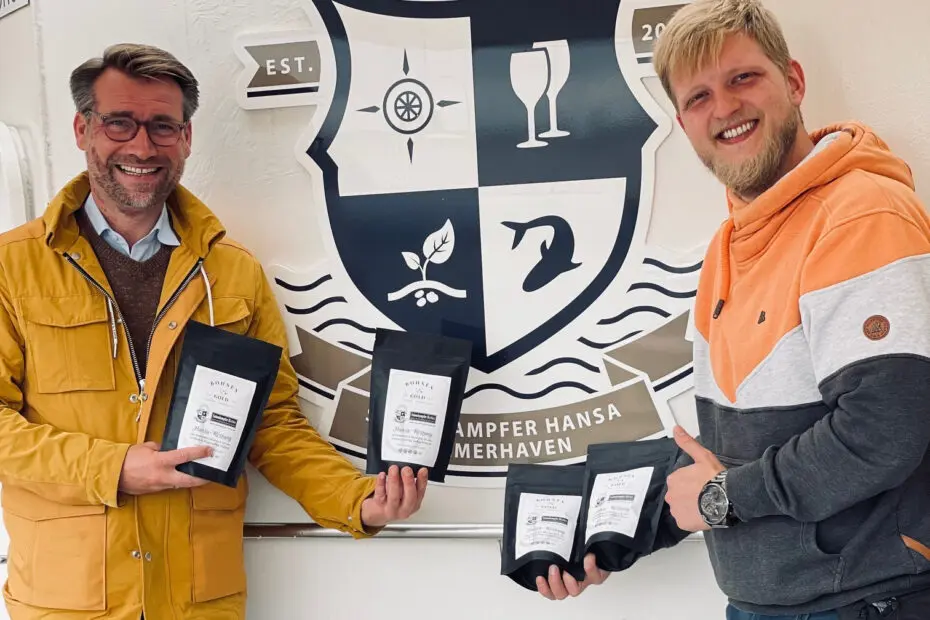 Die Kaffeerösterei Bohnengold hat für das Restaurantschiff Salondampfer Hansa eine eigene Kaffeebohnenmischung kreiert