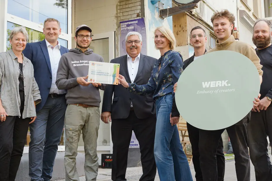 Übergabe des Förderung der Metropolregion Nordwest an Werk Embassy of Creators