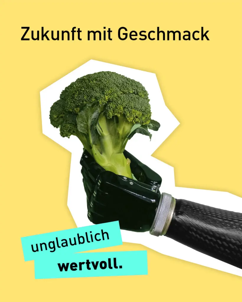 Brokkoli in einer Roboterhand