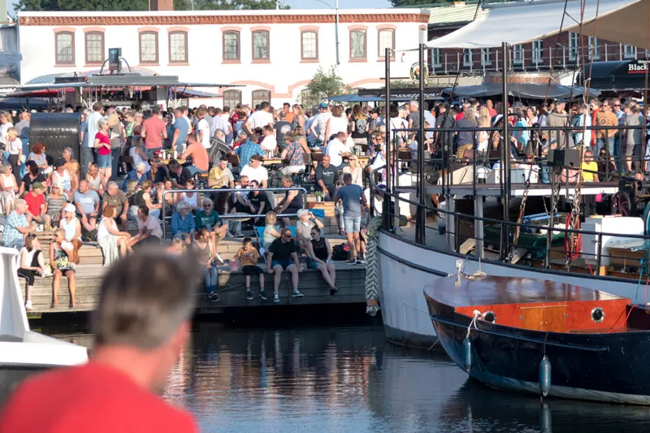 Anblick auf dem Bremerhavener Musiksommer im Schaufenster Fischereihafen